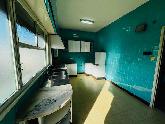 Retasado Oportunidad! Edificio de 2 Pisos C/acensor S/expensas 318 m Totales 5