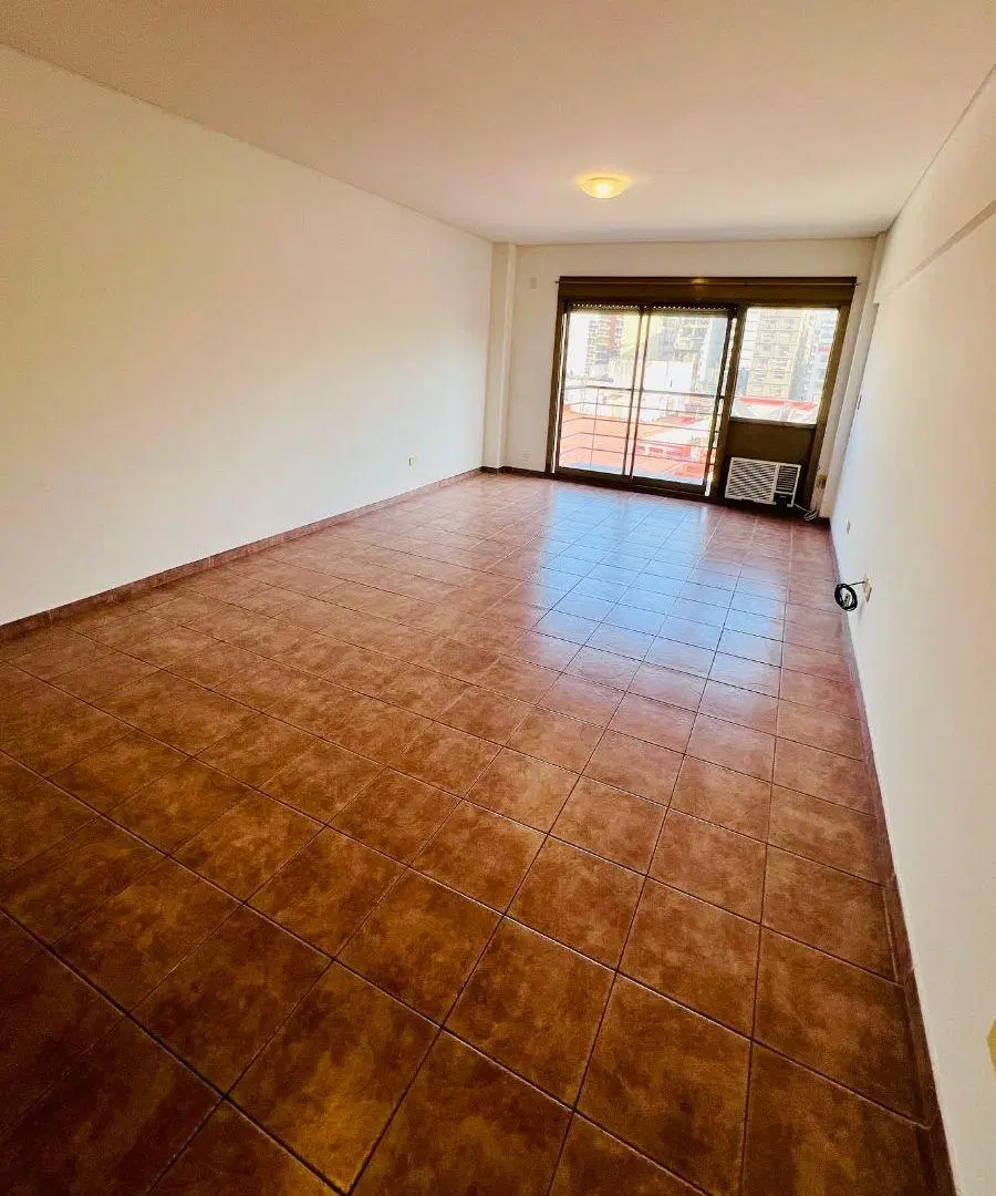 AMBIENTE 29 METROS RIOBAMBA Y CORDOBA BALCON FRENTE P/ALTO CON VISTA ABIERTA. IMPEC ! 3