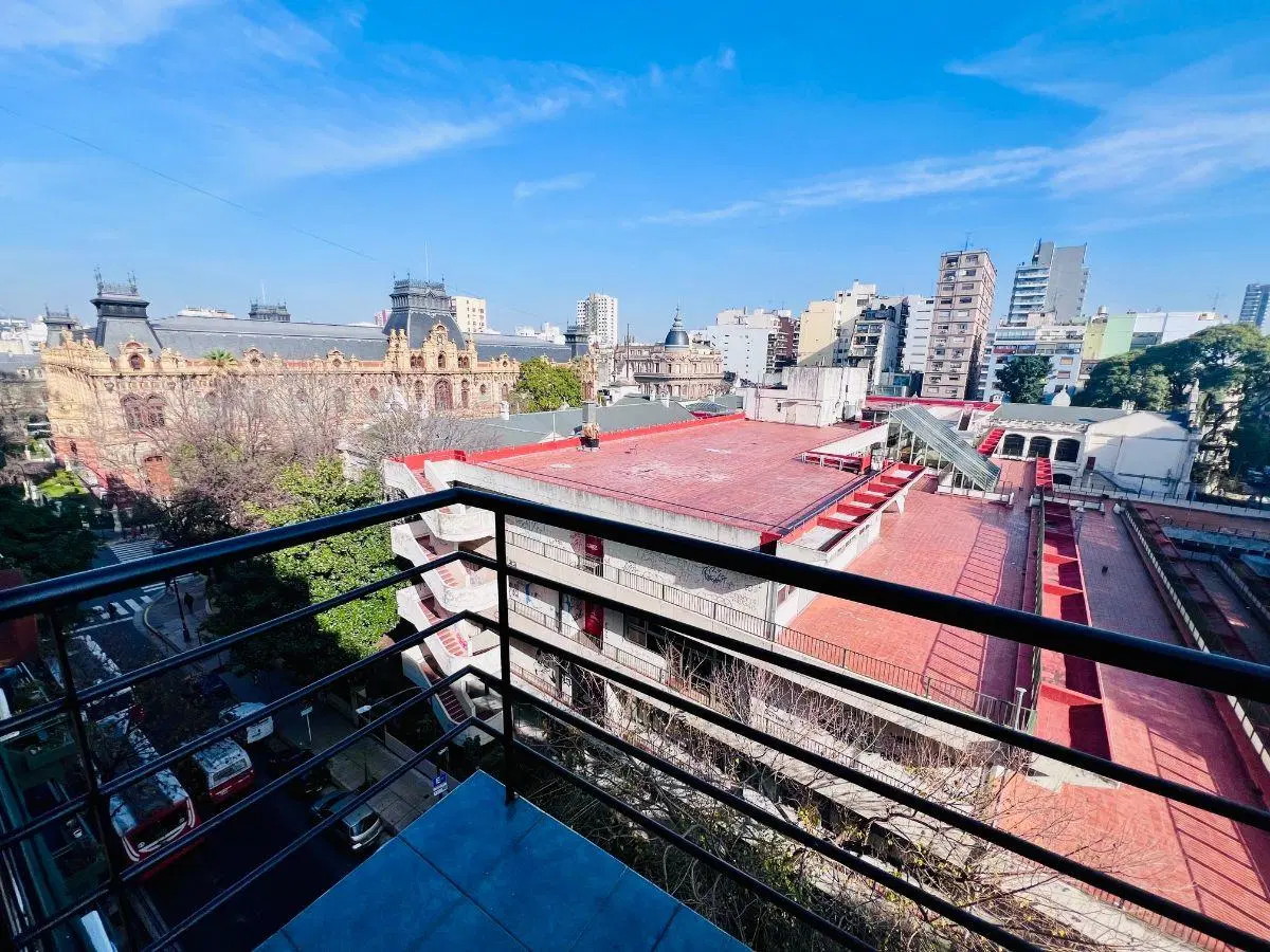 AMBIENTE 29 METROS RIOBAMBA Y CORDOBA BALCON FRENTE P/ALTO CON VISTA ABIERTA. IMPEC ! 2