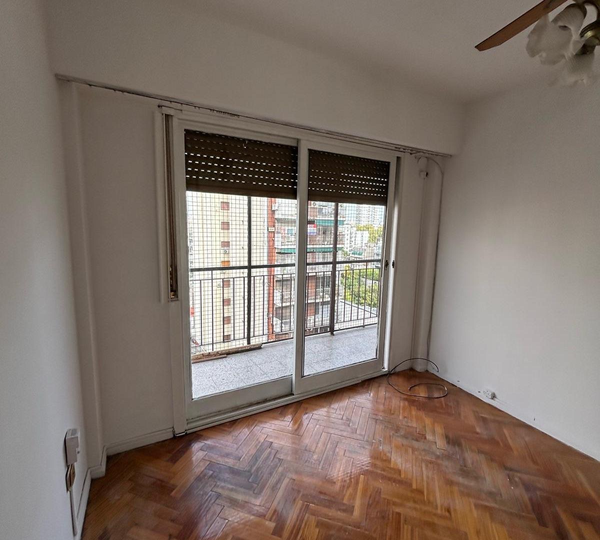 Foto de VENTA AMPLIO TRES AMBIENTES O TERCER DORMITORIO / COMEDOR DIARIO BALCON, imagen 5
