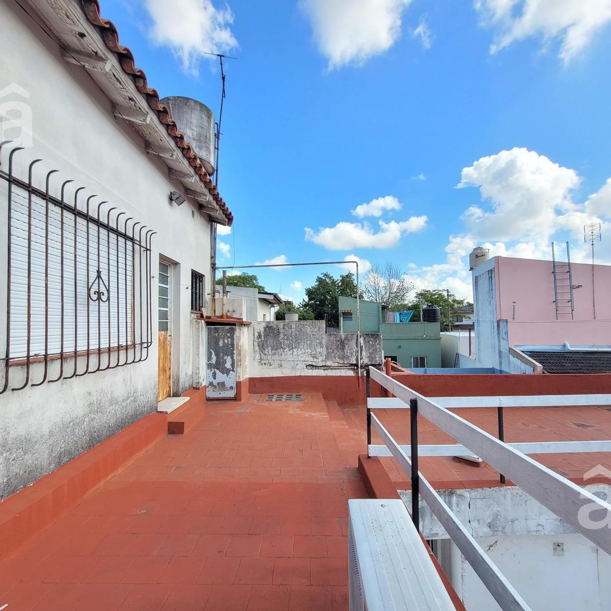Casa en Villa Ballester - Venta - Cuatro Ambientes. 1
