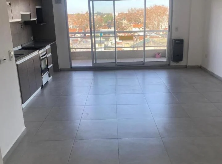 Departamento en Alquiler - Villa Ballester- 2 amb con cochera -Muy Luminoso y Amplio. 4