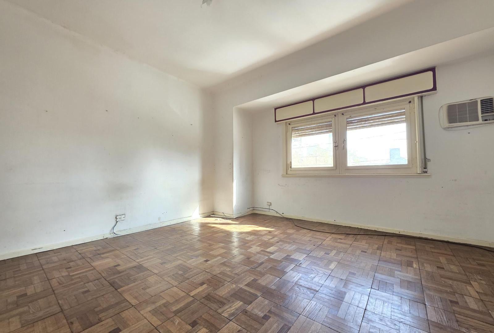Foto de PH en Villa Ballester - Venta - Cuatro Ambientes - Zona Centro., imagen 2