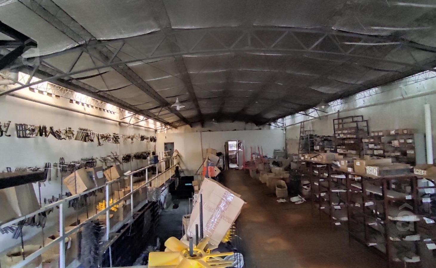 Local con depósito en Venta en Villa Ballester