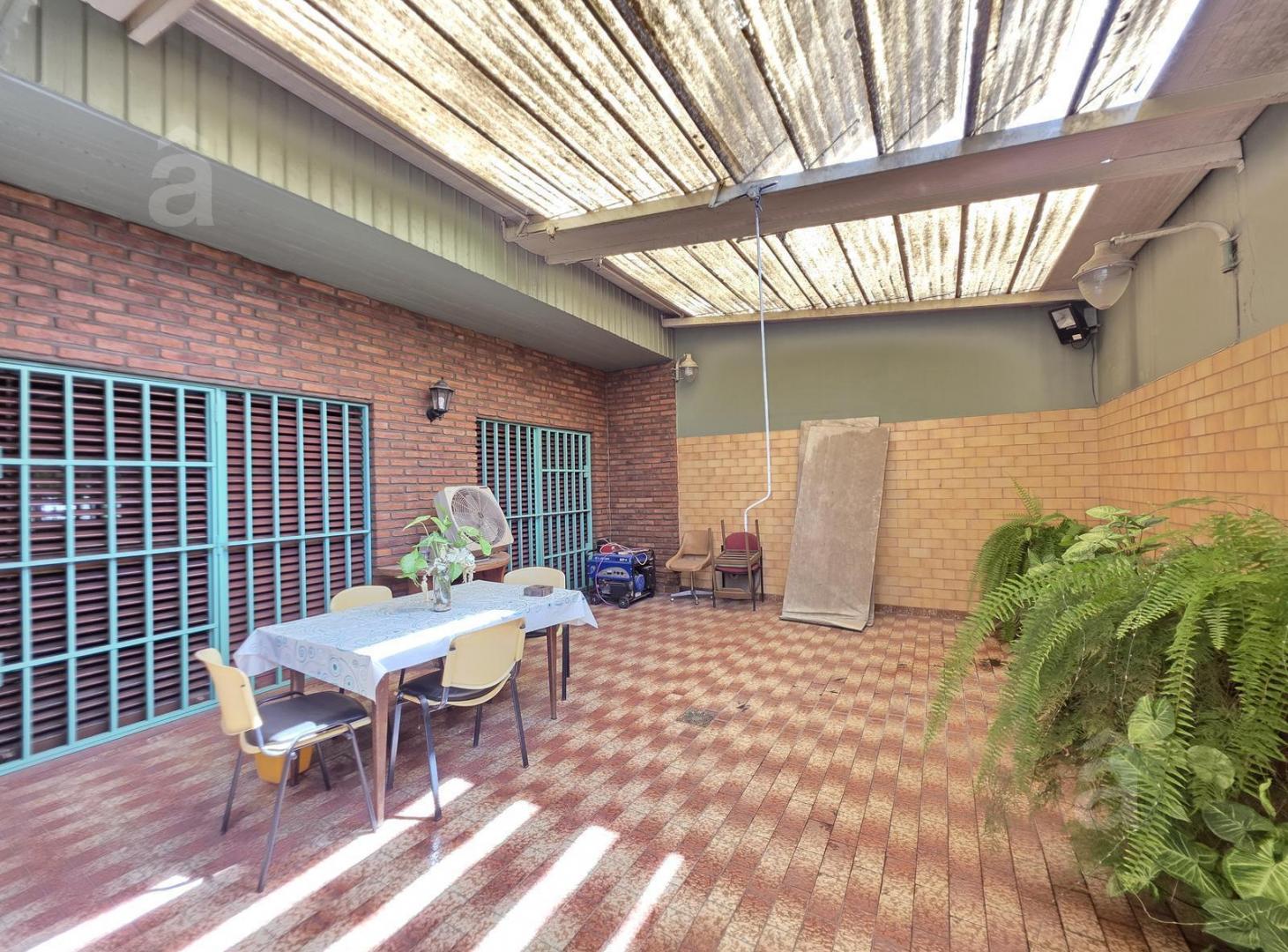 Casa en Venta en Villa Ballester - Cinco Ambientes - Zona Residencial