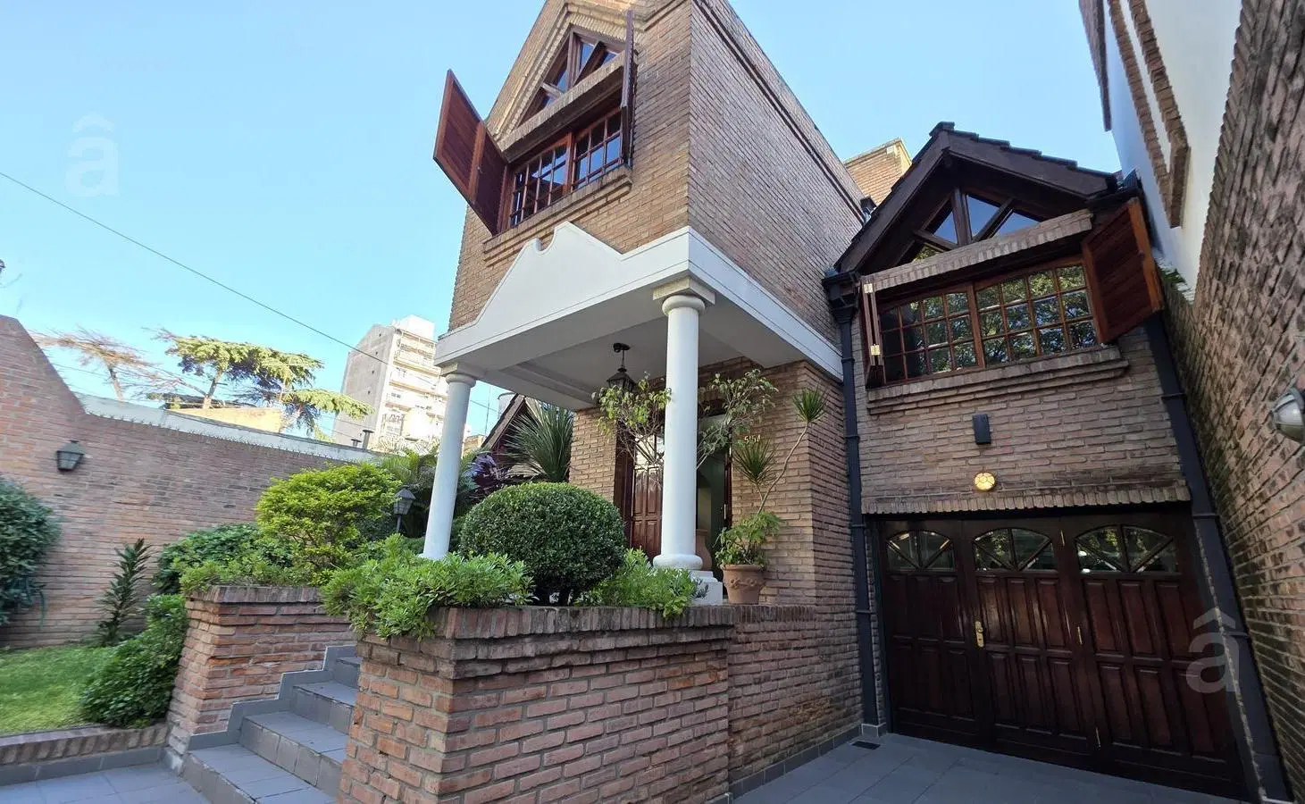 Casa en Villa Ballester - Venta - Cinco ambientes - Excelente Calidad de Construcción. 1