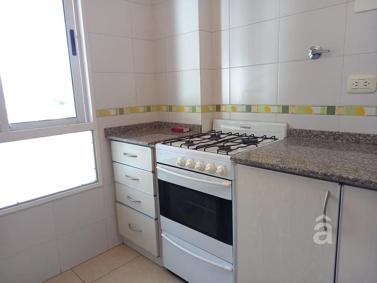 Departamento en Alquiler en  Villa Ballester - Mono ambiente- Amplio y Luminoso. 8