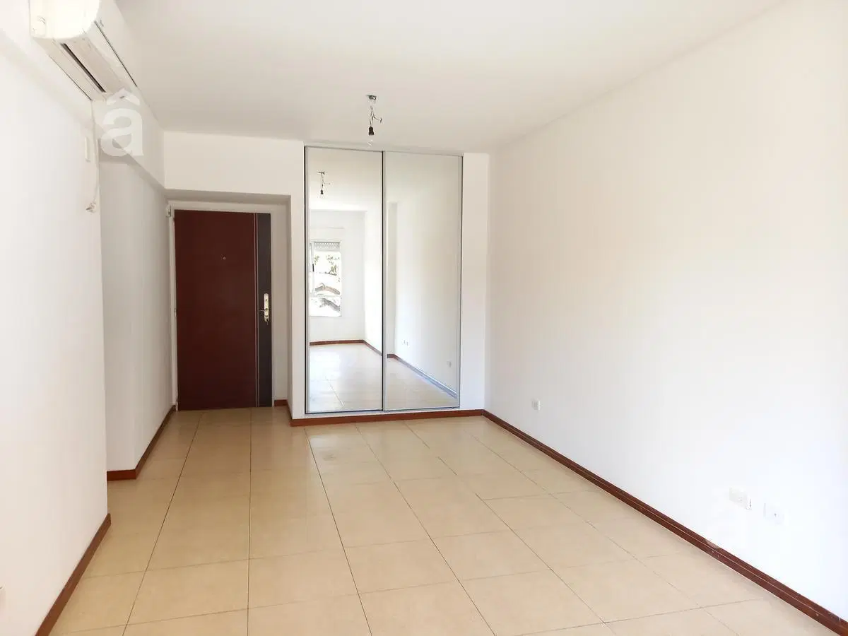 Departamento en Alquiler en  Villa Ballester - Mono ambiente- Amplio y Luminoso. 2