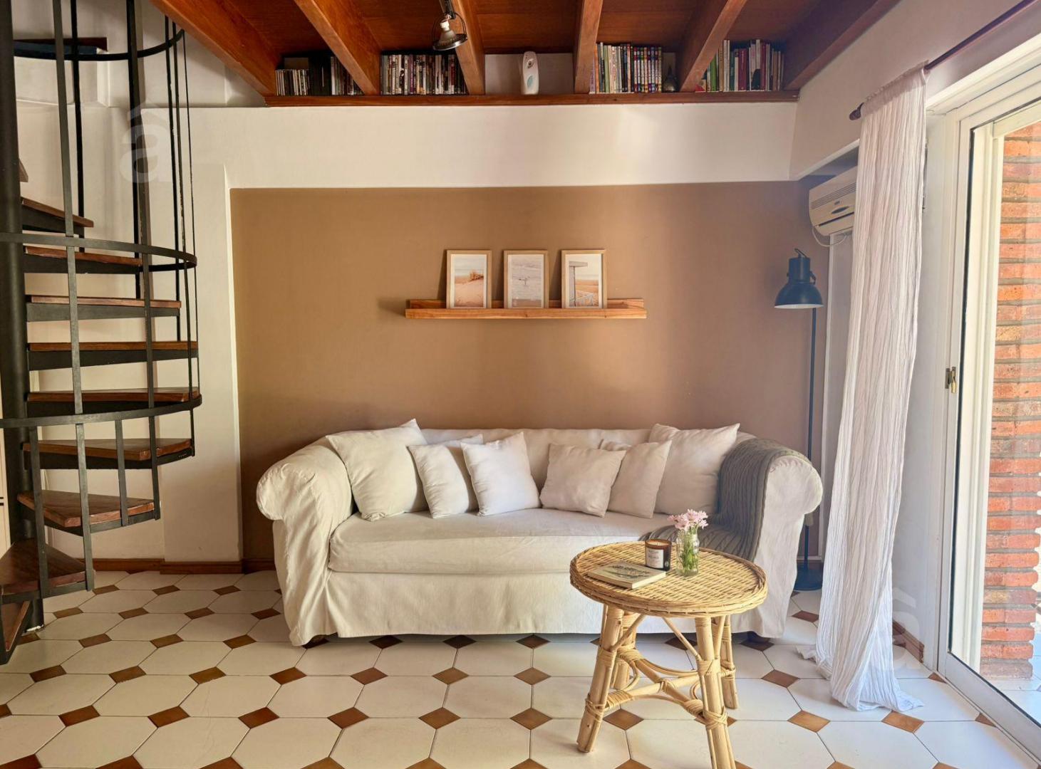 Foto de Departamento Duplex en Venta en Villa Ballester - Tres Ambientes con Cochera cubierta, imagen 1