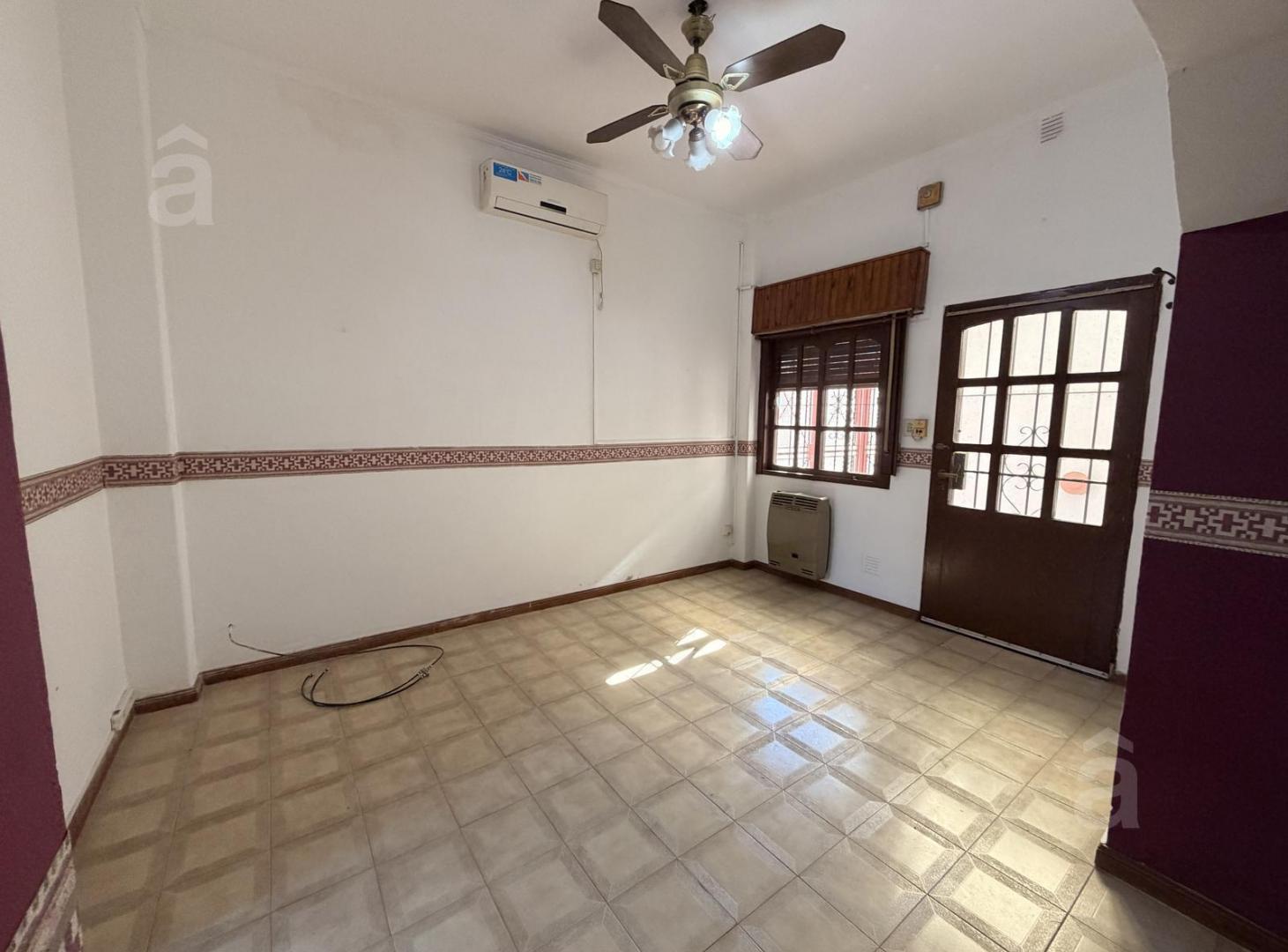 Foto de Casa - Villa Ballester - Venta - Tres Ambientes - lote 7.50 mt x 25.48, imagen 1