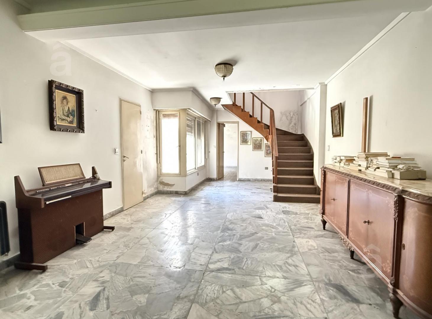 Foto de Casa en Venta en Villa Ballester - Zona Hölters - 4 Dormitorios - Lote, imagen 2