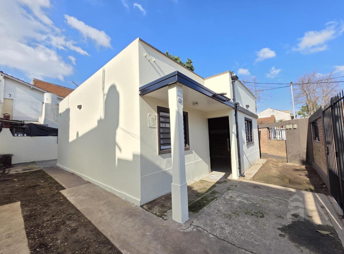 Foto de Casa en Venta en Villa Ballester - Tres Ambientes - Lote Propio, imagen 1