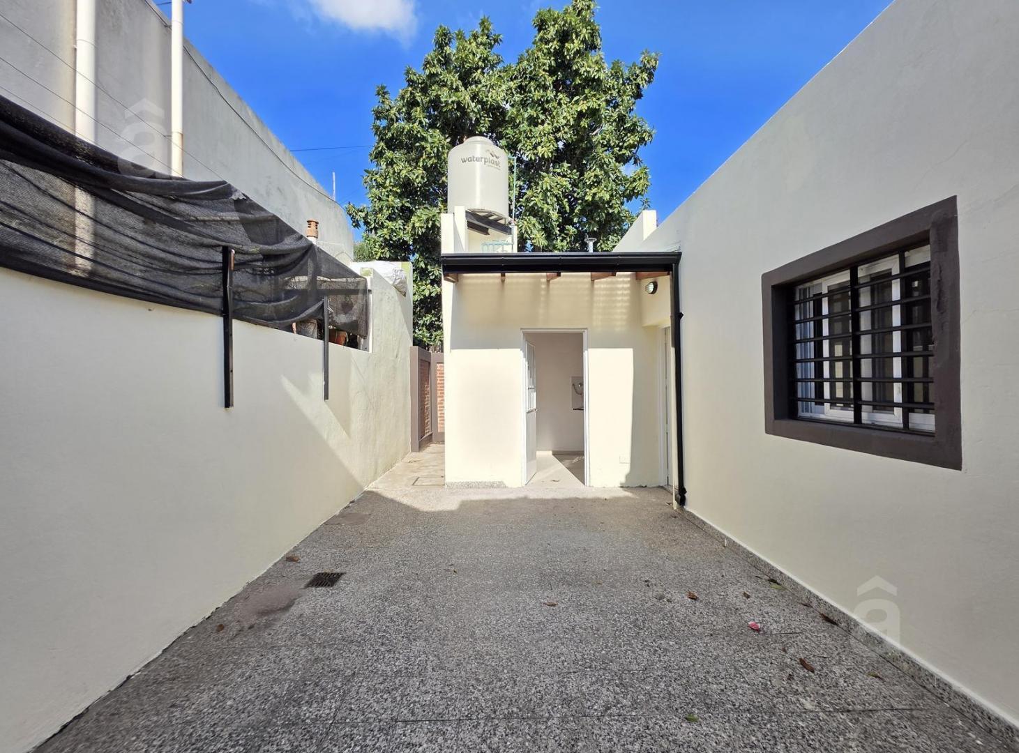 Foto de Casa en Venta en Villa Ballester - Tres Ambientes - Lote Propio, imagen 3