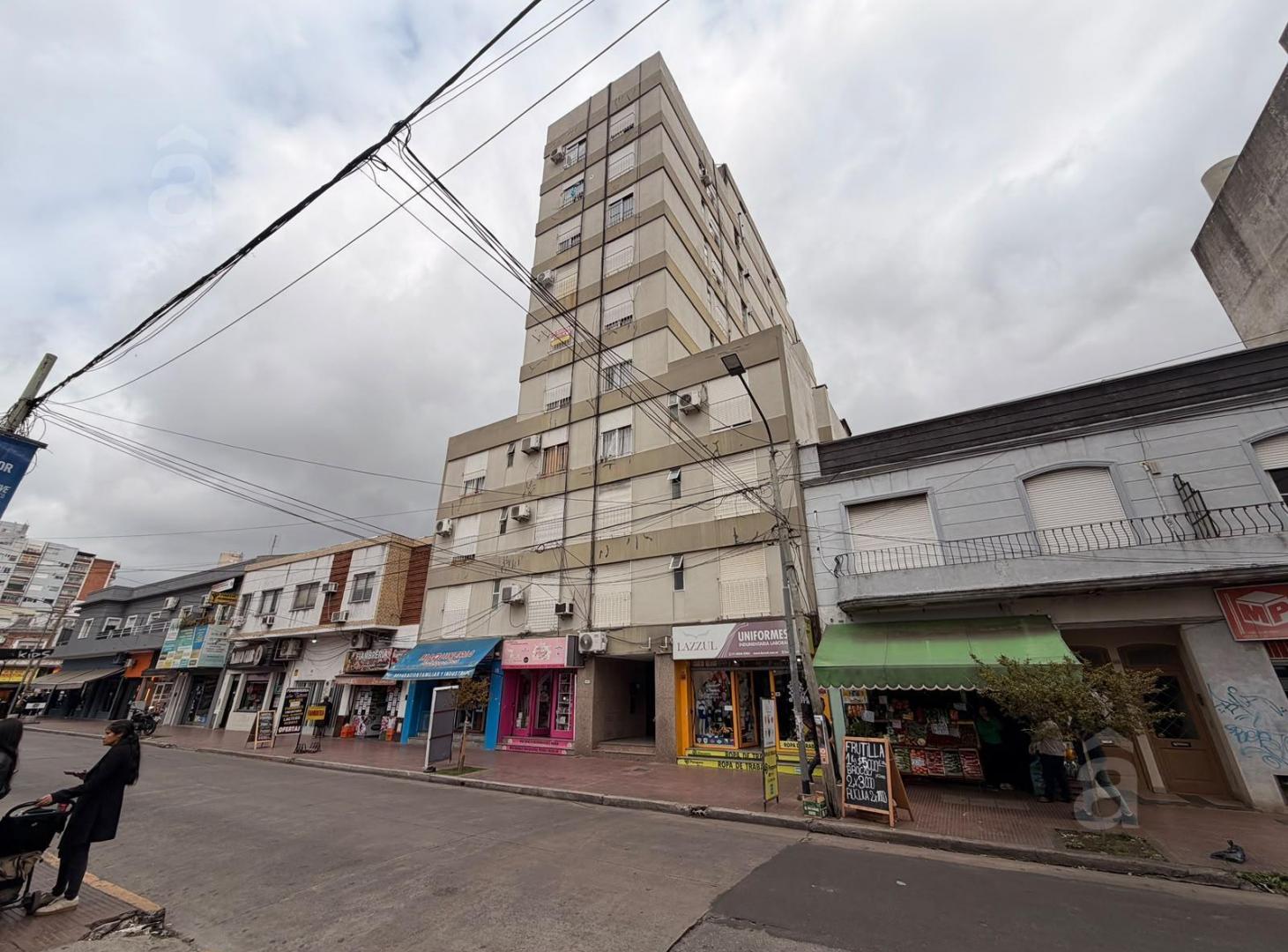 Foto de Departamento en Venta en Villa Ballester-2 amb. zona centrica., imagen 2