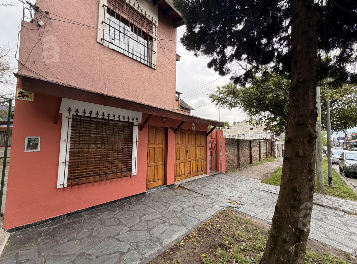 Foto de PH - Villa Ballester - Venta - Cuatro Ambientes - Próximo a calle, imagen 1