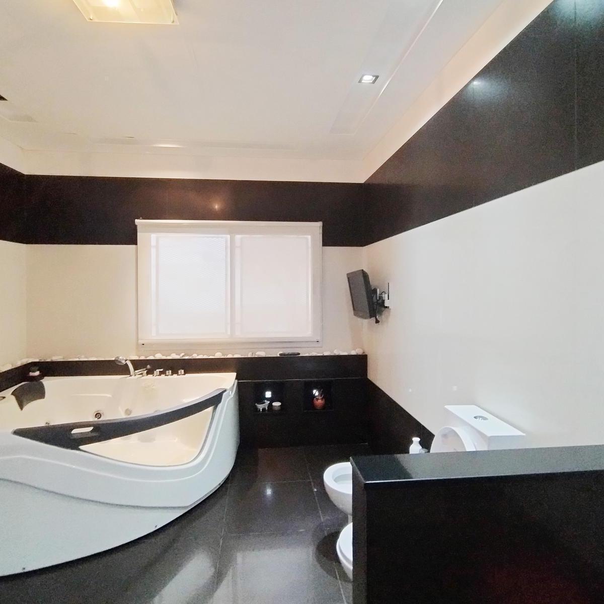 Impecable Casa en Venta en Villa del Parque de 5 Dorm. 2