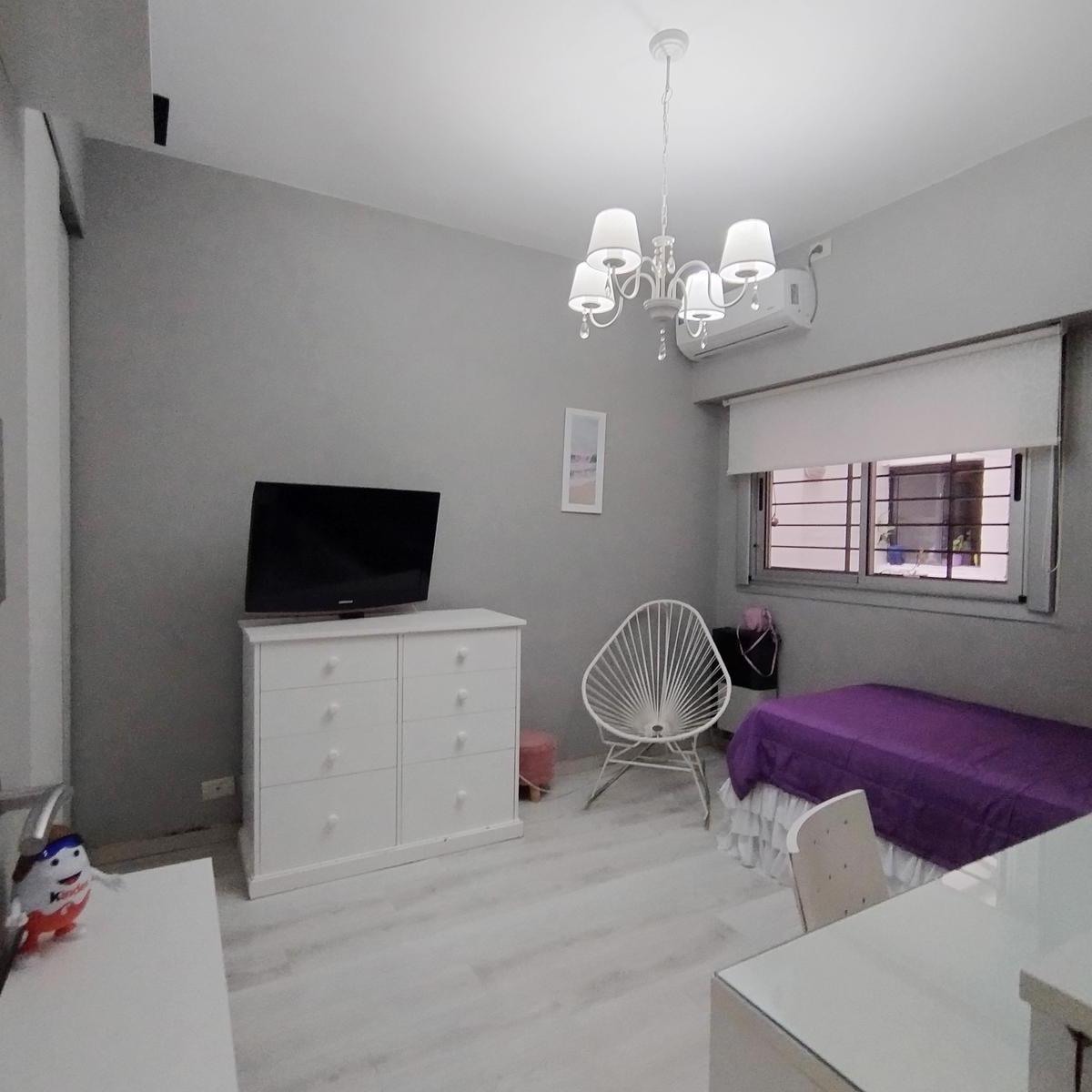 Impecable Casa en Venta en Villa del Parque de 5 Dorm. 3