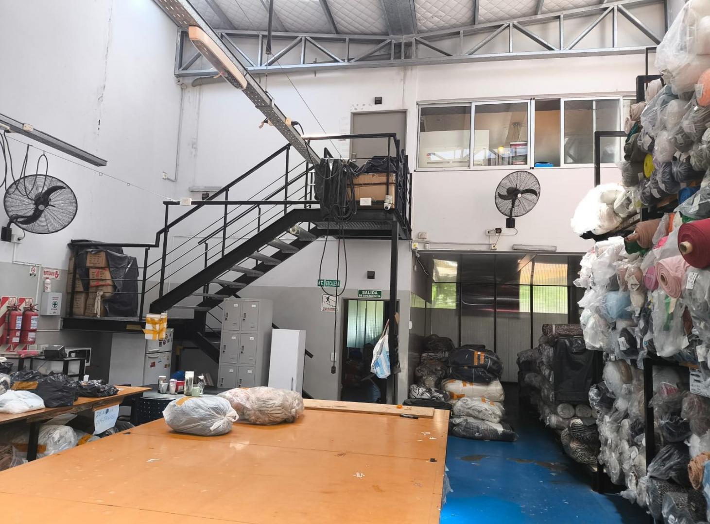 Foto de Depósito en venta en Flores, imagen 2
