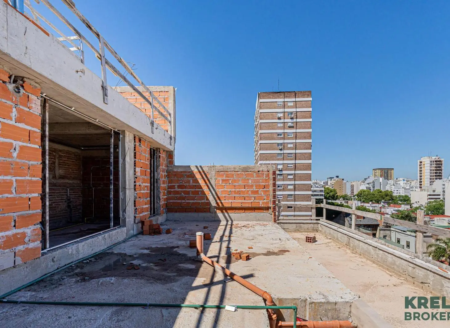 Departamento dúplex de 4 ambientes con dos terrazas en Venta en Almagro 3