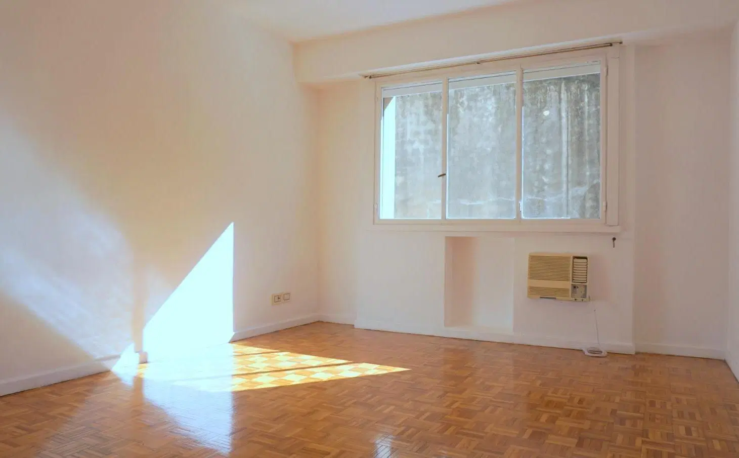 Departamento de 1 amb. impecable y luminoso  - Microcentro 8