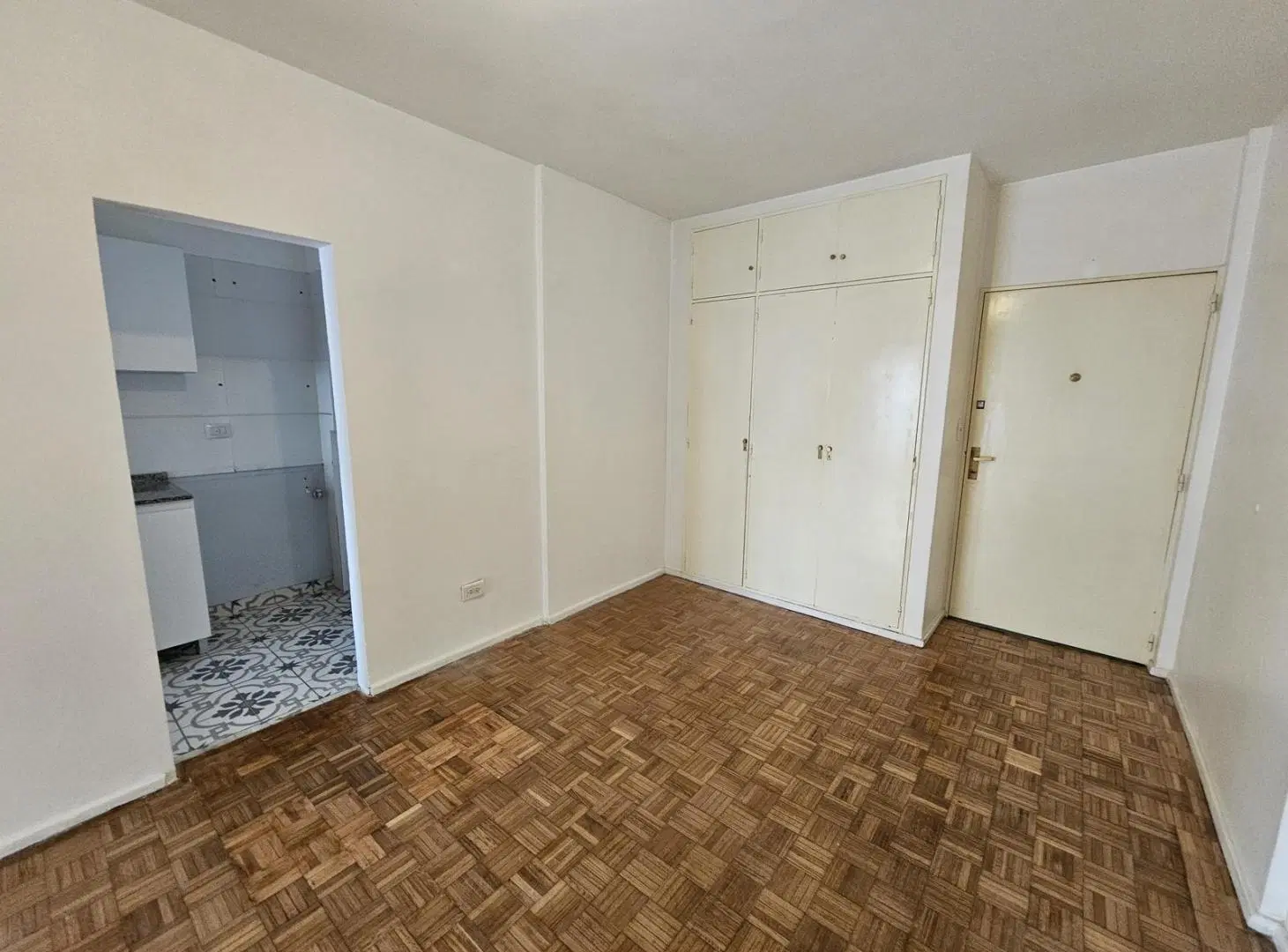 Departamento de 2 ambientes con escritorio o comedor diario en La Imprenta 3