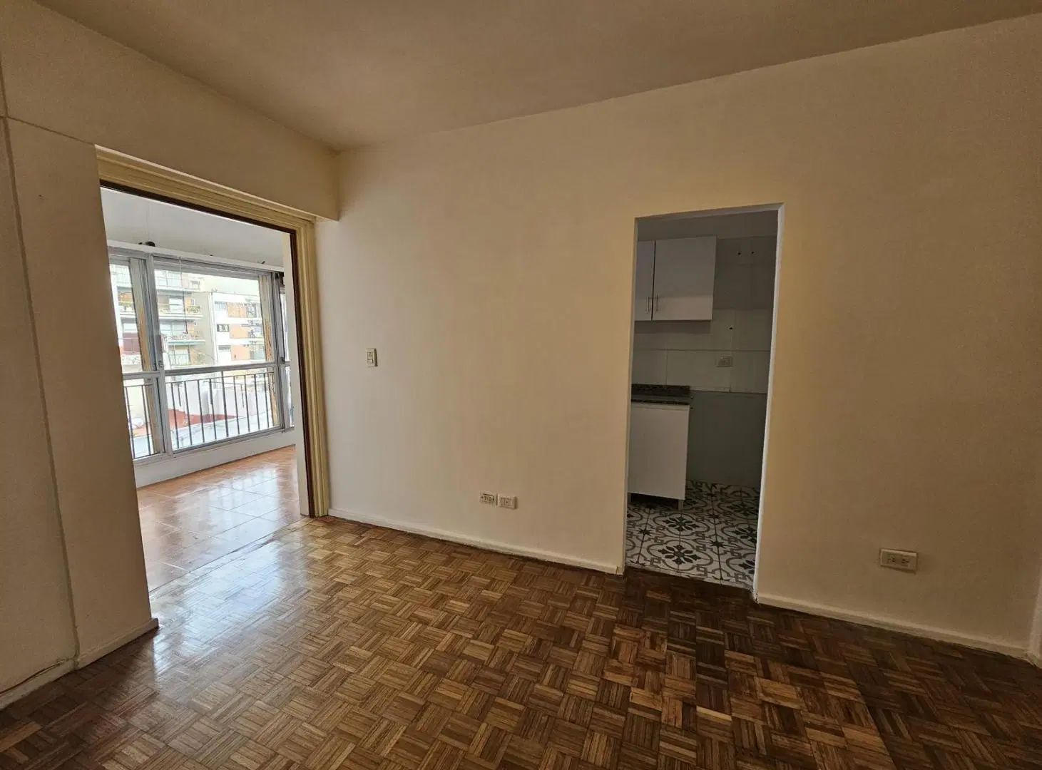 Departamento de 2 ambientes con escritorio o comedor diario en La Imprenta 5