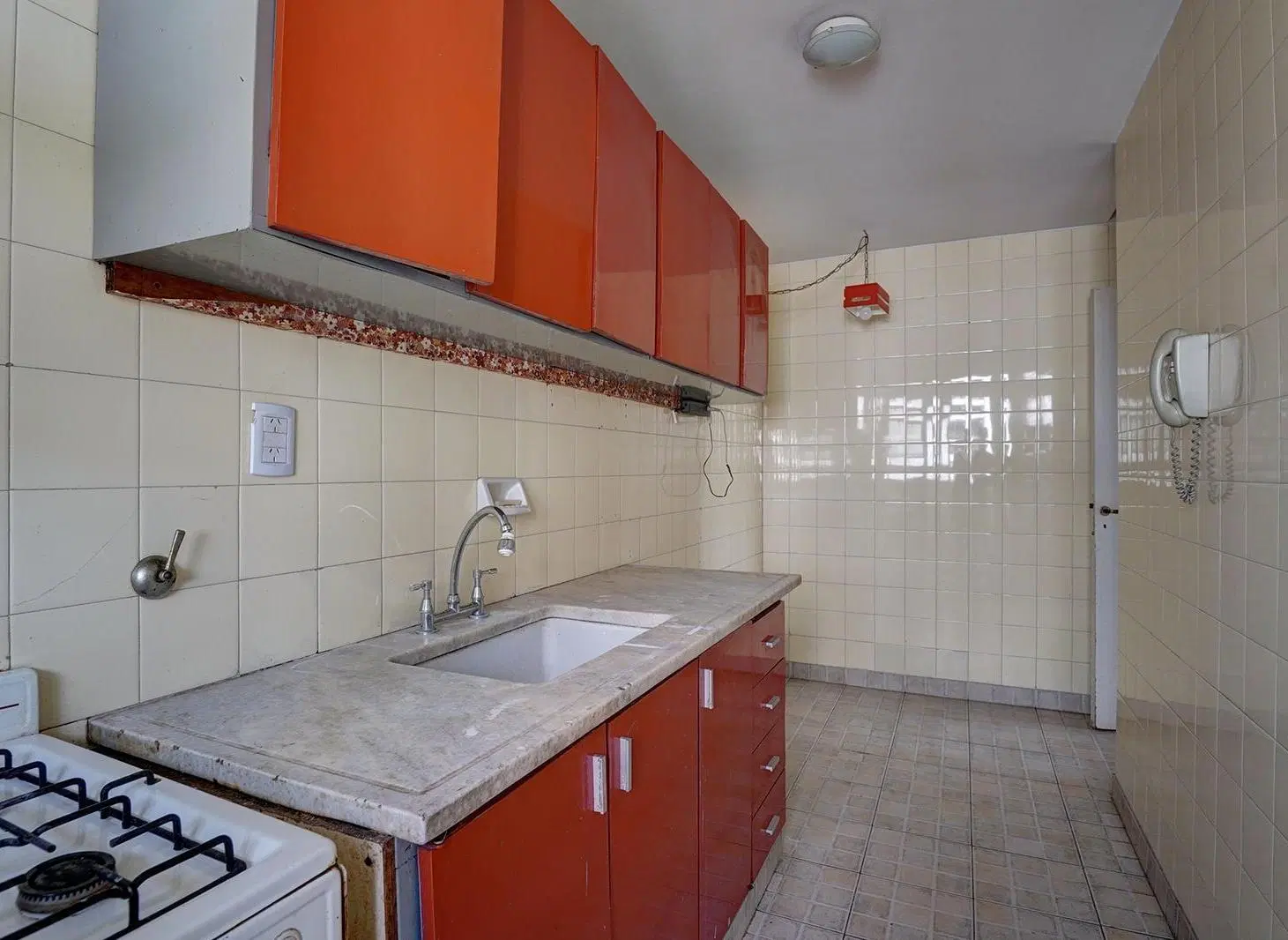 Venta depto 3 ambientes con balcón en Floresta 2