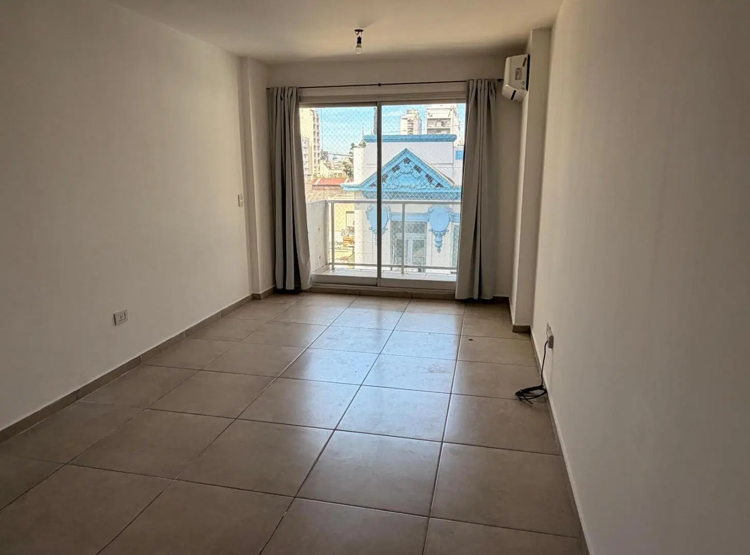 Venta monoambiente a estrenar con balcón y amenities 2