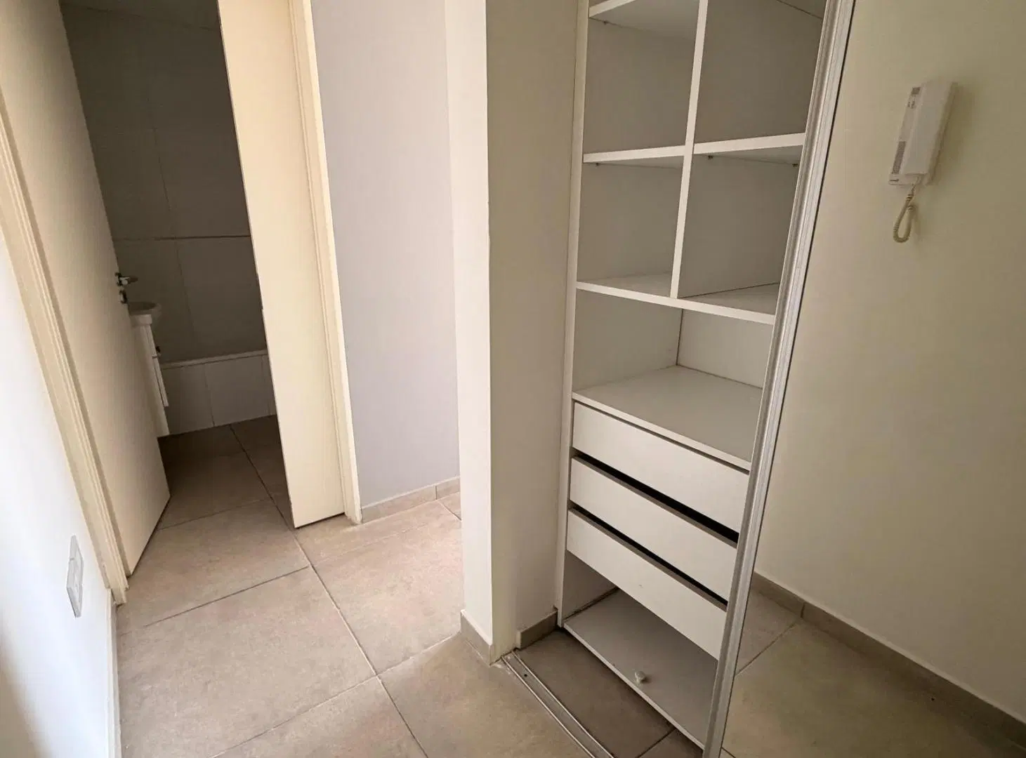Venta monoambiente a estrenar con balcón y amenities 8