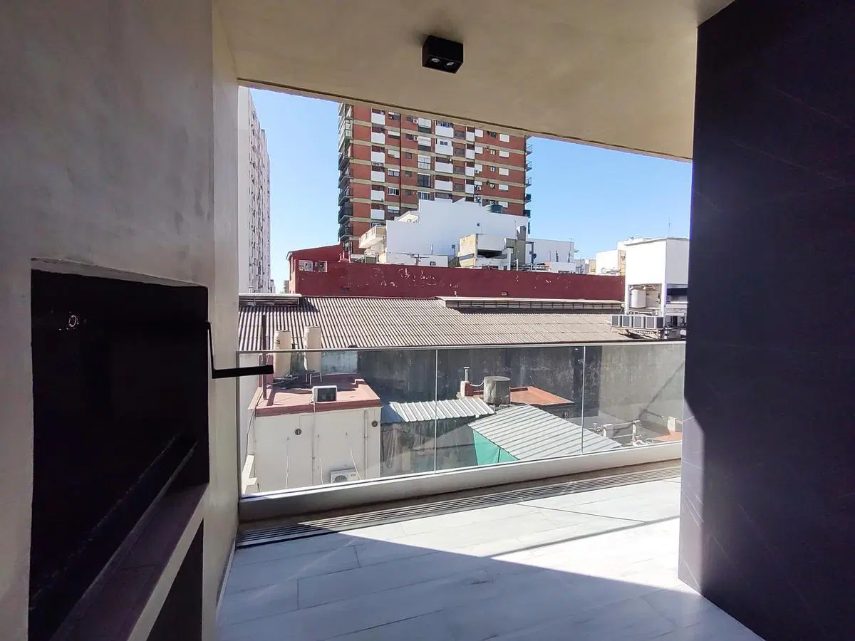 Departamento impecable de 4 ambientes en Villa del Parque 5