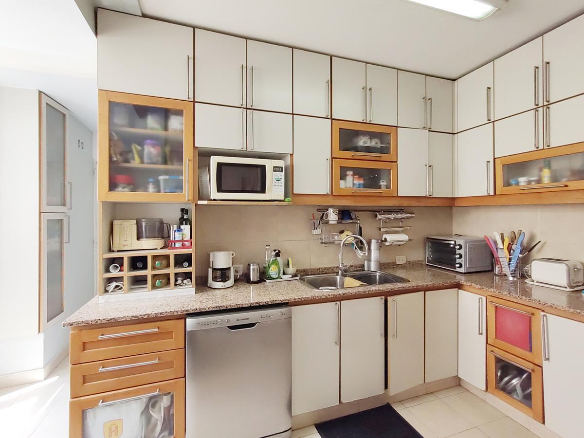 Foto de Departamento de 5 ambientes c/ dep y cochera EN VENTA en Recoleta/ Barrio Norte, imagen 3