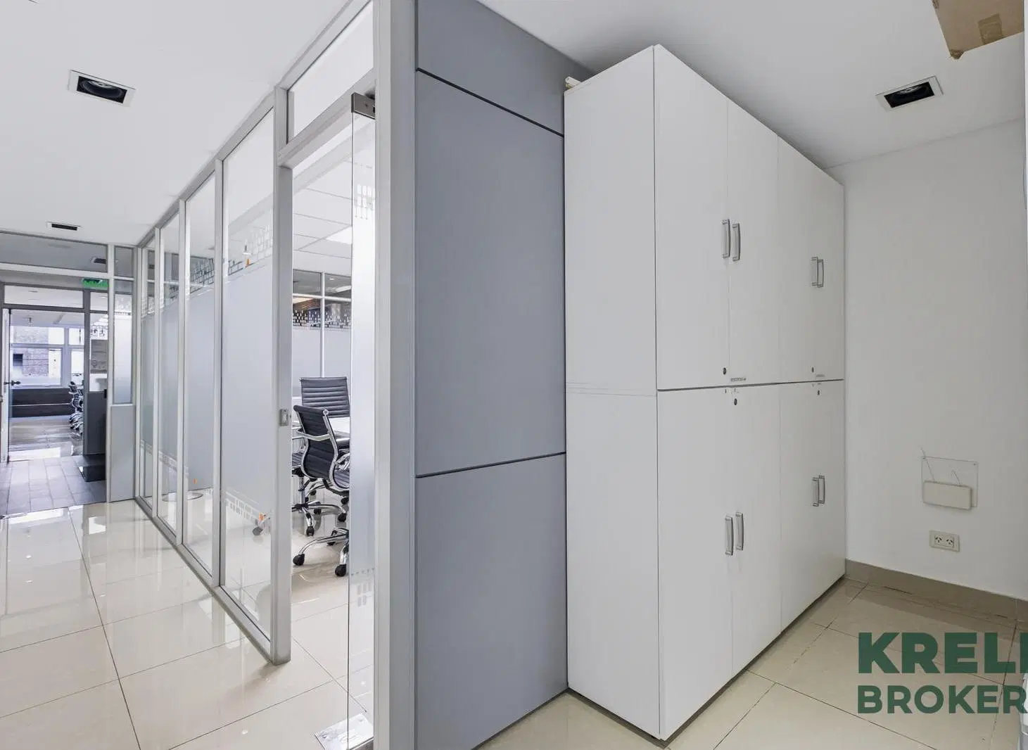 Oficina 178m2 -A Nuevo- en Venta en Zona Centro 4
