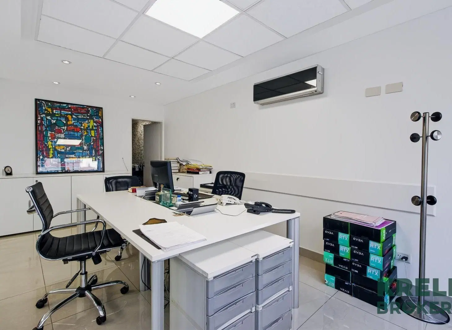 Oficina 178m2 -A Nuevo- en Venta en Zona Centro 3