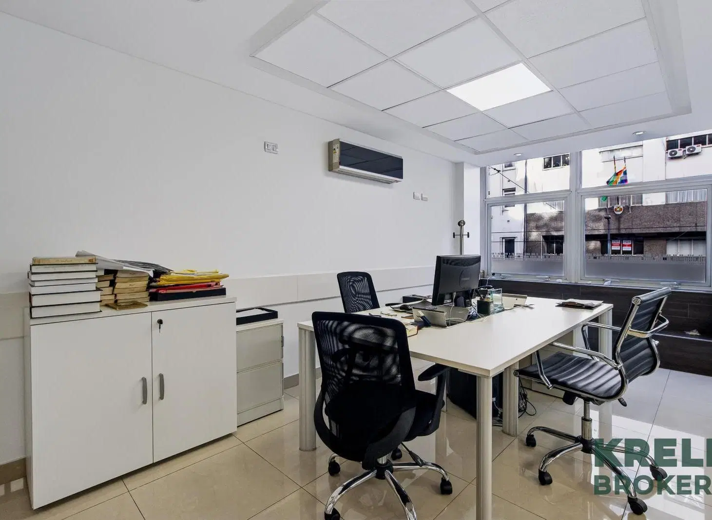 Oficina 178m2 -A Nuevo- en Venta en Zona Centro 1