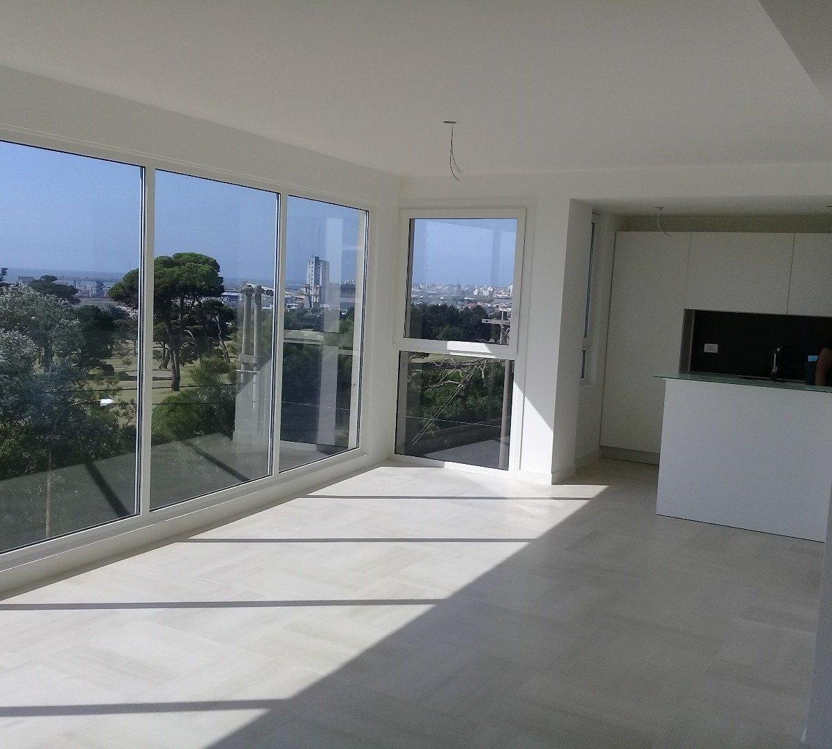 Venta de Departamento: con Tres Dorm.. - Vista Al Golf y Mar. 1