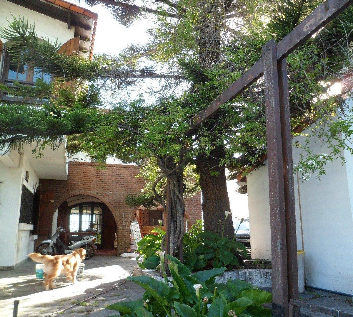 Excelente Casa en Venta Bº Residencial Divino Rostro 4