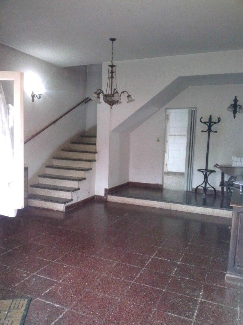 Vendo Duplex con Renta: Barrio San Carlos: Familiar o Apto Profesional! 1