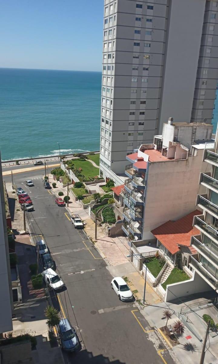 DEPARTAMENTO EN VENTA.  CUATRO AMBIENTES CON COCHERA-
