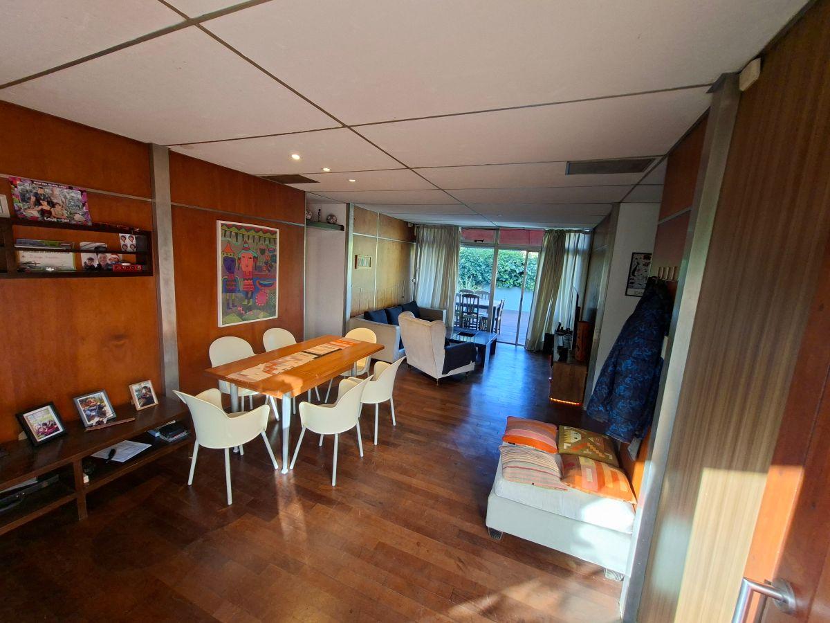 CASA EN VENTA, BARRIO DIVINO ROSTRO , DESARROLLADA EN UNA PLANTA, TRES DORMITORIOS .-