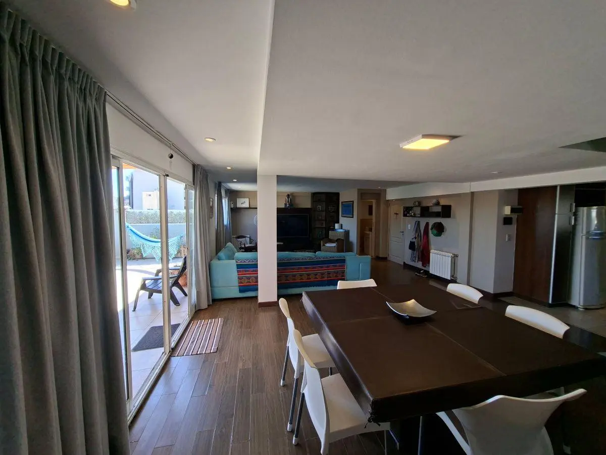 DEPARTAMENTO EN VENTA TIPO DUPLEX TRES DORMITORIOS ZONA SHOPPING ALDREY 4