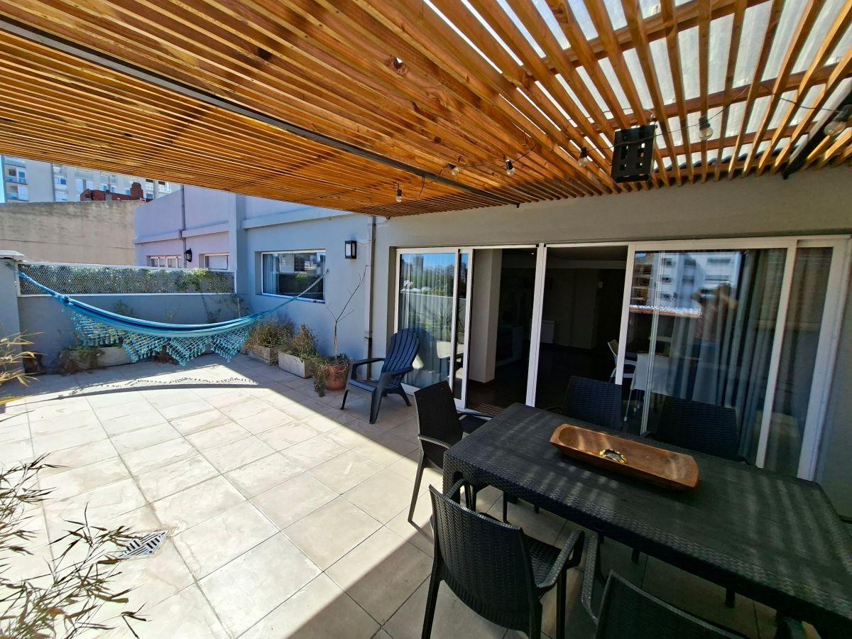 Foto de DEPARTAMENTO EN ALQUILER TIPO DUPLEX TRES DORMITORIOS ZONA SHOPPING, imagen 5