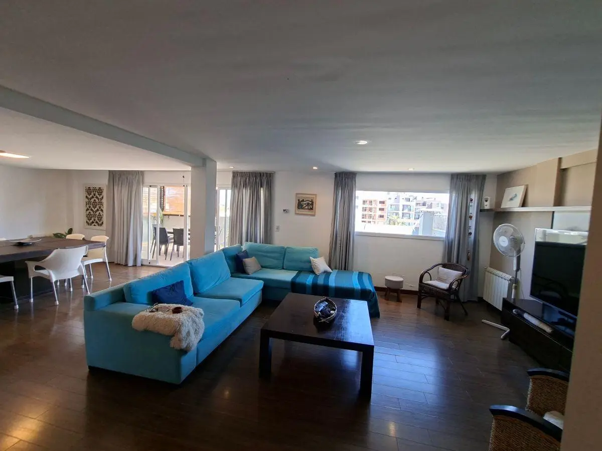 DEPARTAMENTO EN VENTA TIPO DUPLEX TRES DORMITORIOS ZONA SHOPPING ALDREY 1
