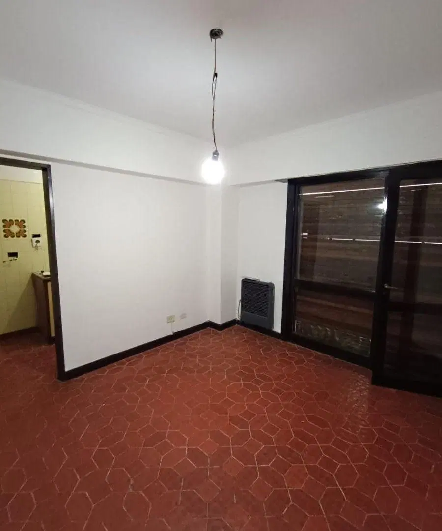 ALQUILO departamento 2 ambientes con terraza sin muebles. 2