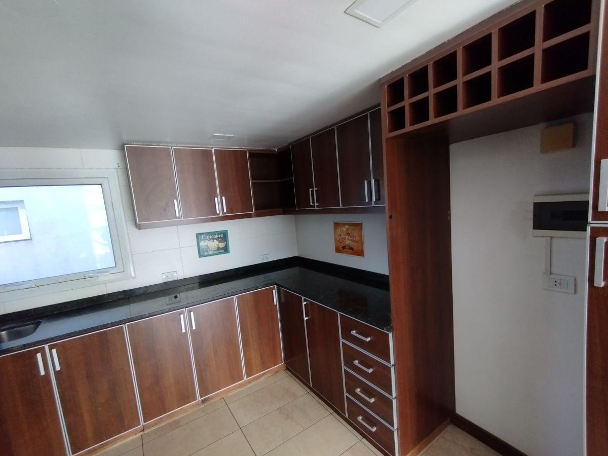 Foto de ALQUILO DEPARTAMENTO TRES DORMITORIOS Y COCHERA DESCUBIERTA, imagen 4