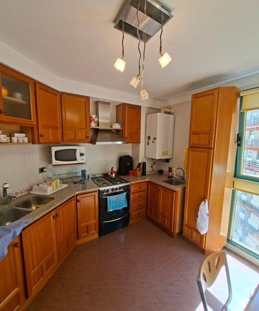 Foto de Departamento en Venta al frente tipo duplex de tres ambientes con, imagen 3