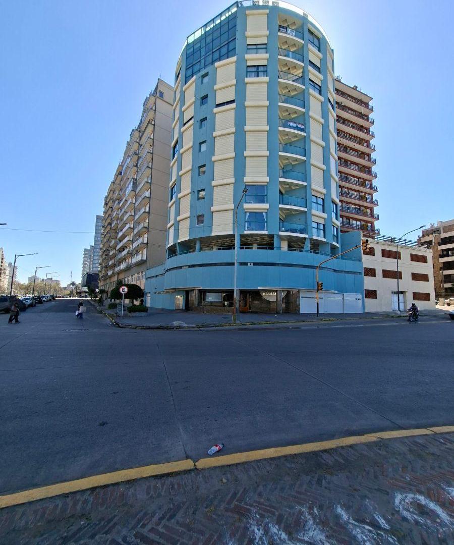 Foto de Departamento en Venta al frente tipo duplex de tres ambientes con, imagen 1