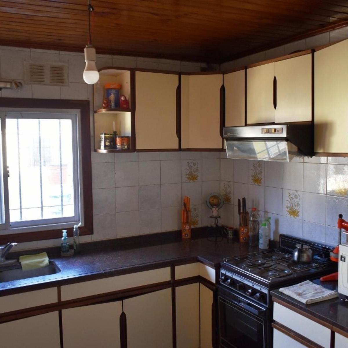 CASA DE 2 DORMITORIOS