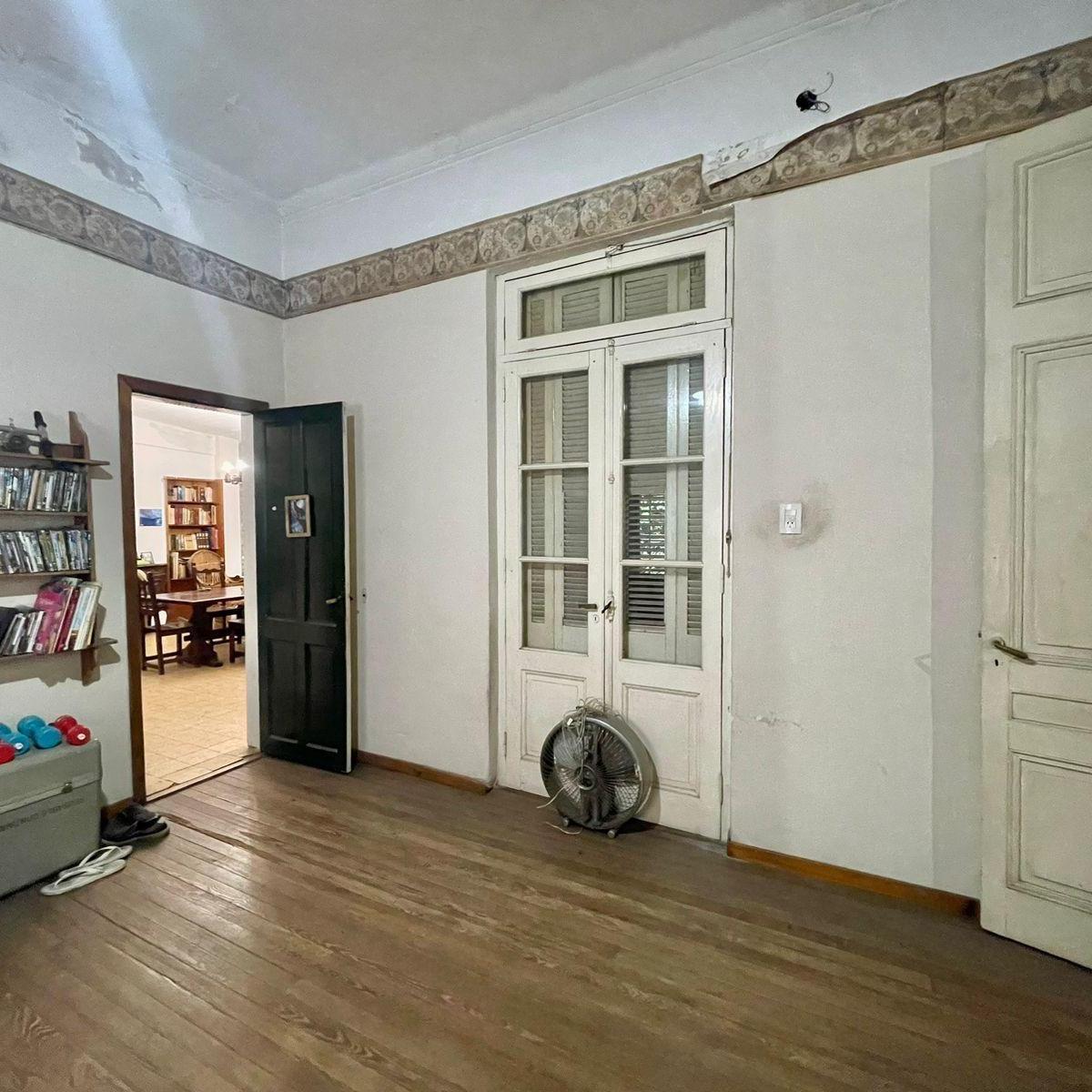 Casa Estilo Antiguo Sobre Gran Lote 2