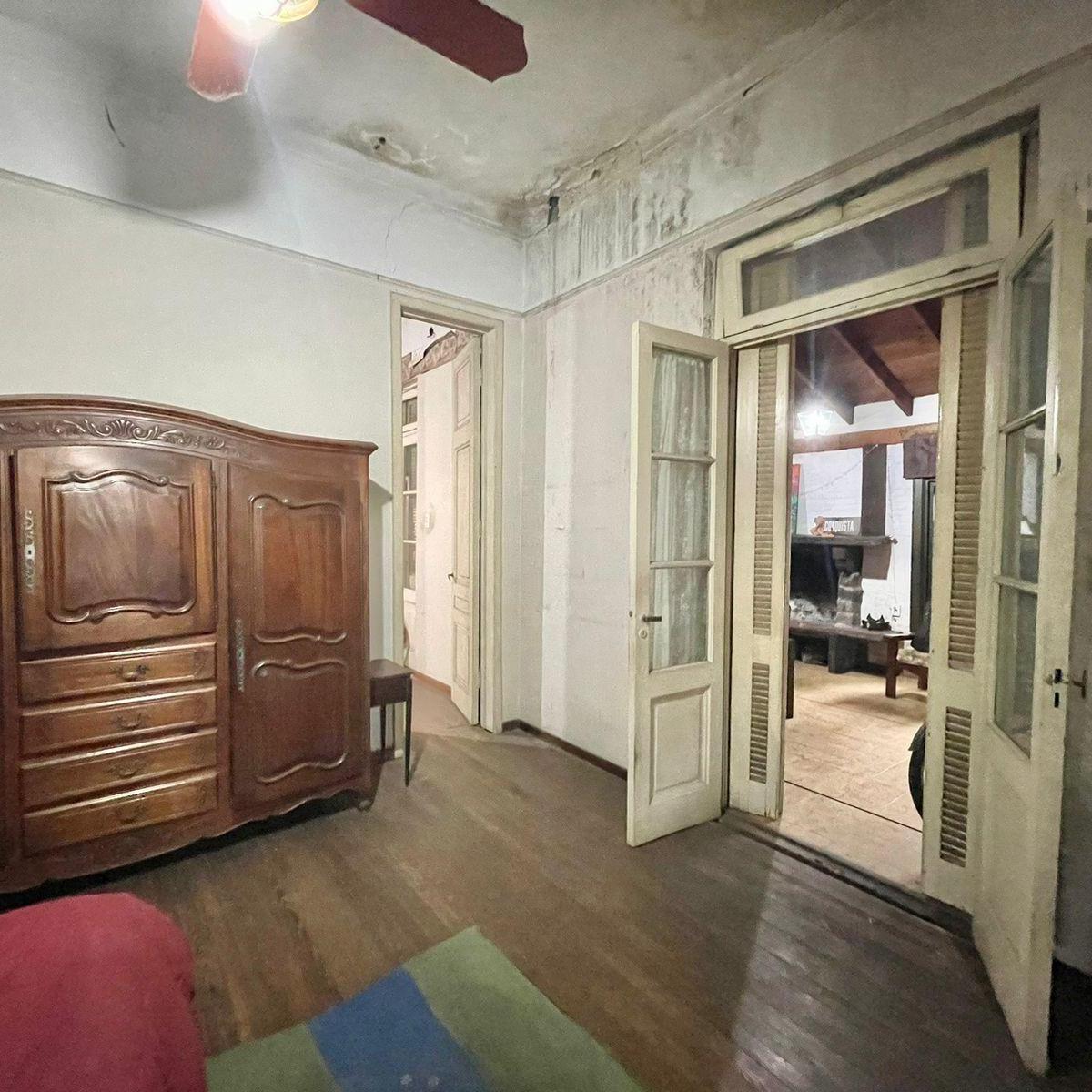 Casa Estilo Antiguo Sobre Gran Lote 4