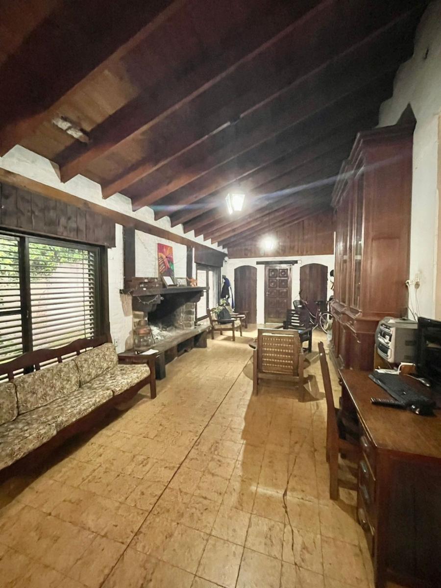 Casa Estilo Antiguo Sobre Gran Lote 1